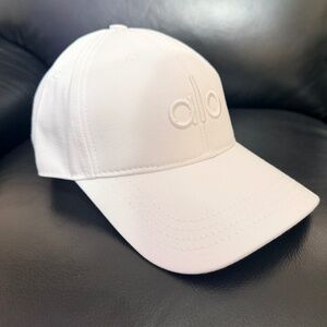 NEW ALO YOGA WOMEN'S WHITE BASEBALL CAP ONE SIZE